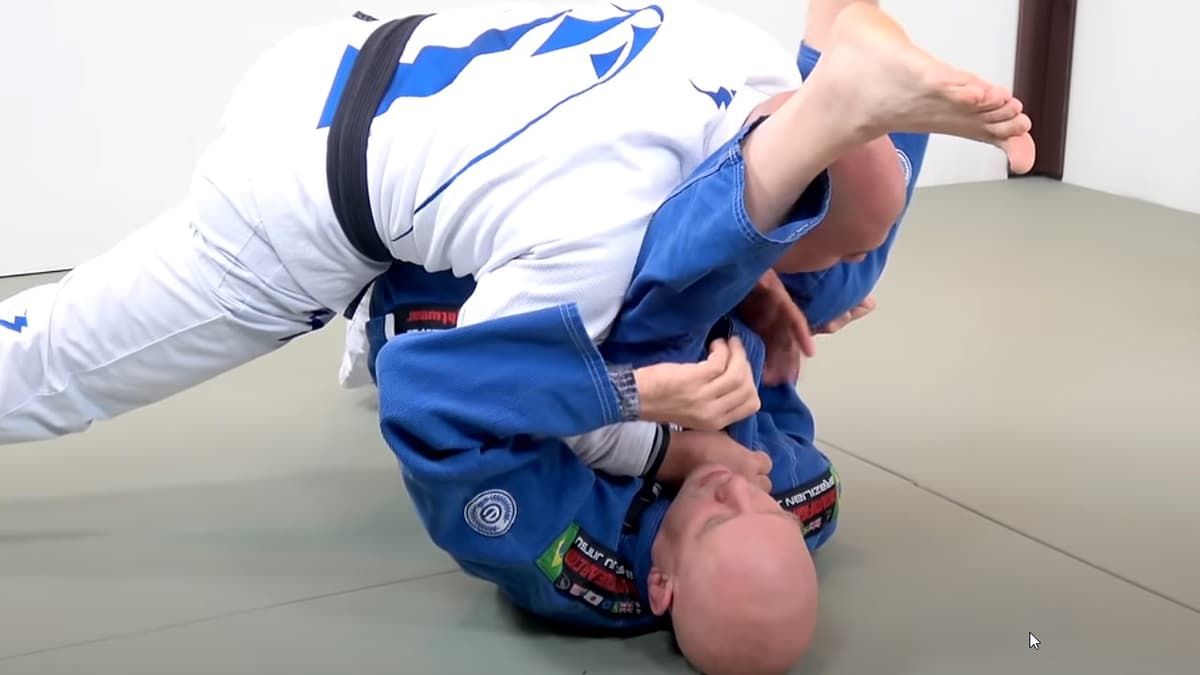 double-underhook-pass_2.jpg