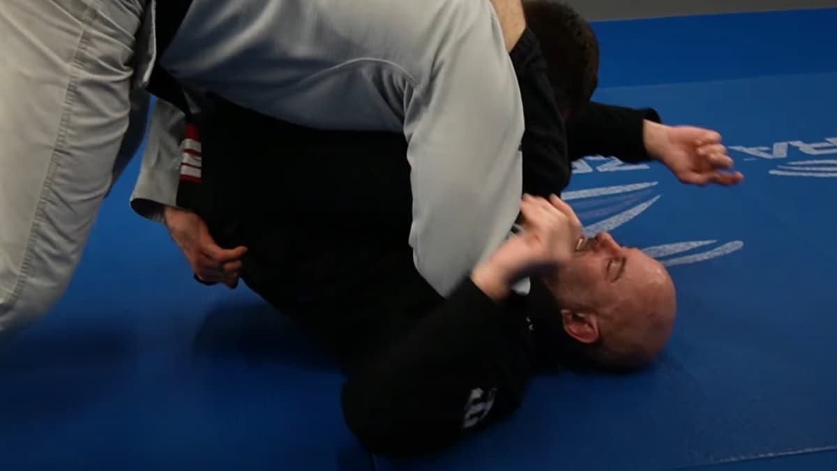 double-underhook-pass_3.jpg