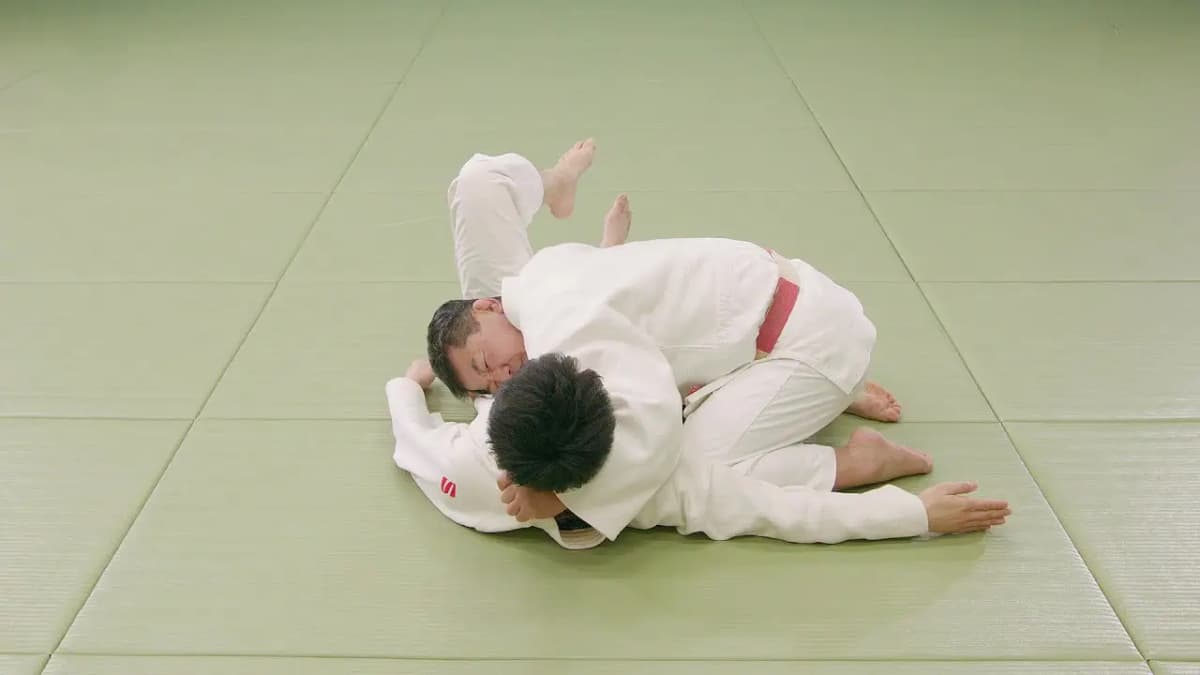 yoko-shiho-gatame_1.png