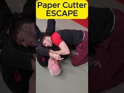 BJJ BEGINNER 😃 ESCAPE FROM PAPER CUTTER CHOKE     #bjj #jiujitsu