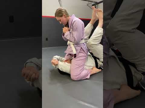 High Mount Escape #bjj #brazilianjiujitsu #jiujitsu #mma #sambo #wrestling #judo #grappling #mount