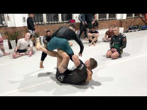 Saddle entry from Reverse X-Guard