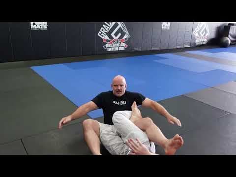 The Daily Dirtball: "Texas Cloverleaf" A sweet leg attack from a guard pass!