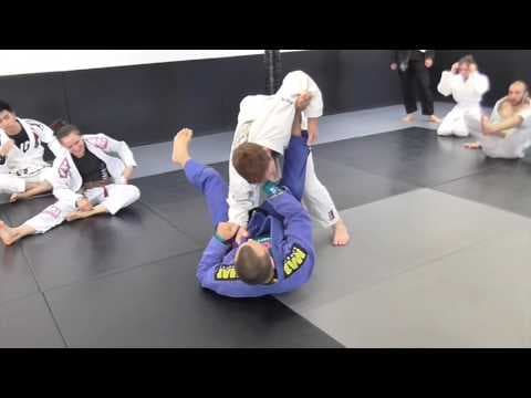 De la Riva to Triangle (Lachlan Giles)