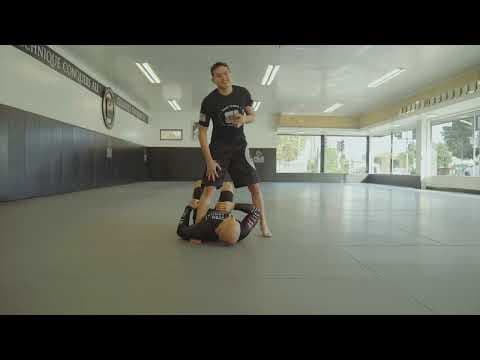 Corkscrew foot lock